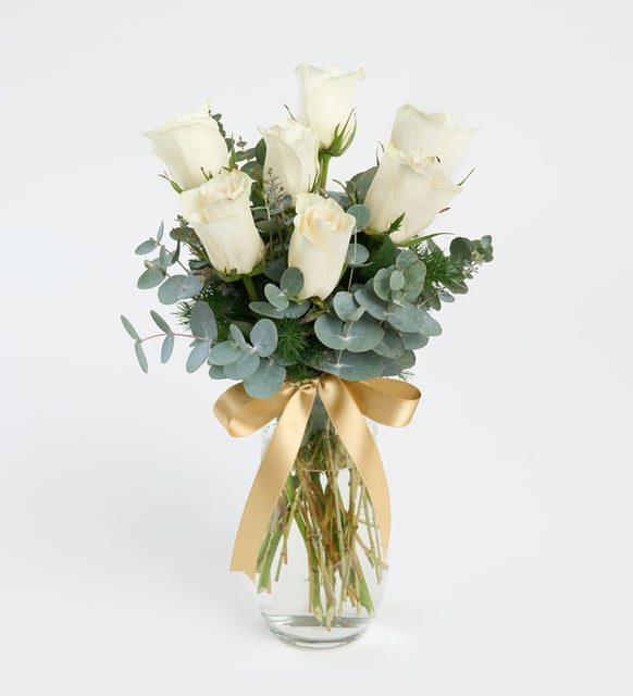 Kristal Cam Vazoda 7 Beyaz Gül