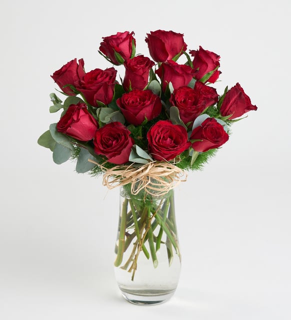 Kristal Silindir Cam Vazoda 15 Kırmızı Gül Aranjmanı