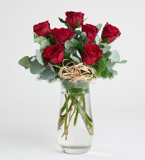 Kristal Cam Vazoda 7 li Kırmızı Gül Aranjmanı