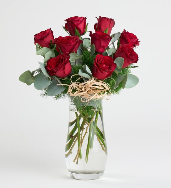 Kristal Silindir Vazoda 9 Kırmızı Gül  Romantik ve Zarif Aranjman