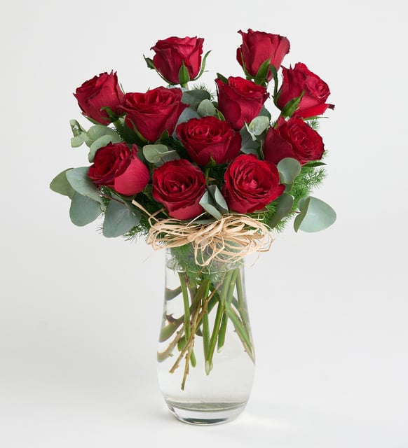 Kristal Silindir Cam Vazoda 11 Kırmızı Gül Aranjmanı